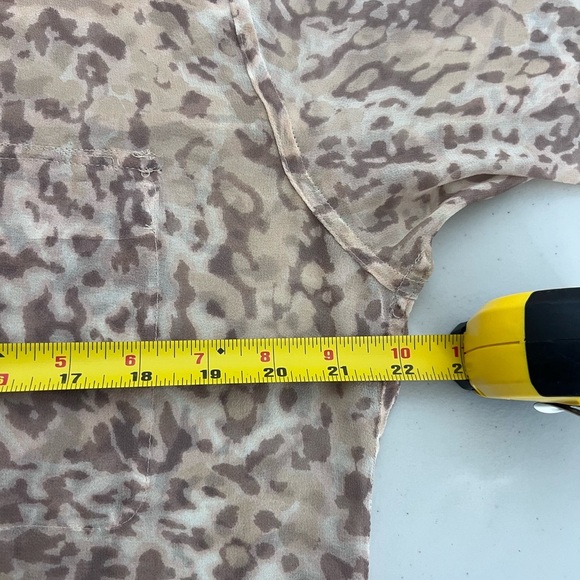 Equipment 100% Silk Sheer Leopard Print Long-Sleeve Button Down Front Blouse - Picture 5 of 12